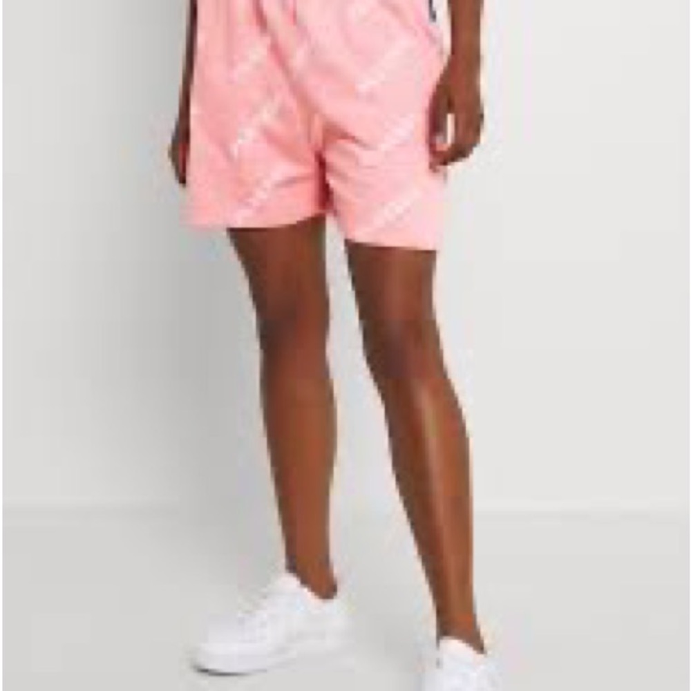 PLAYBOY AOP BOYFRIEND SHORTS
PINK